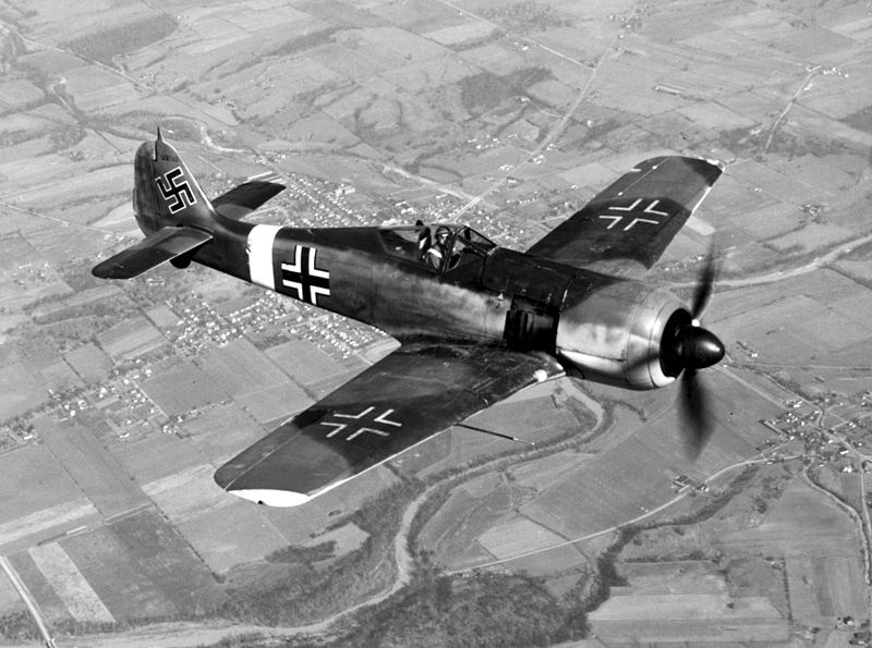 800px-Focke-Wulf_Fw_190_050602-F-1234P-005